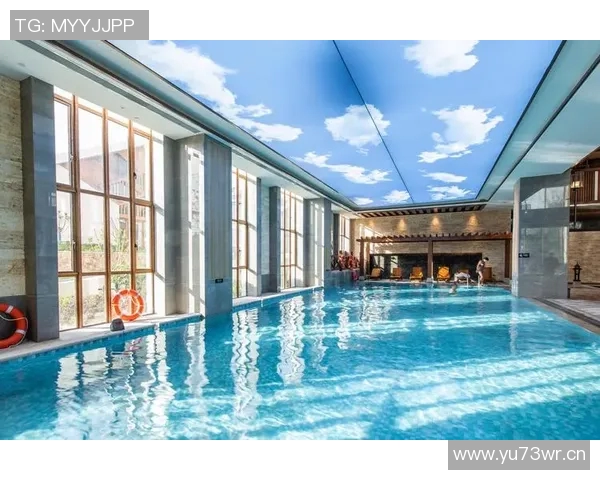 以室内泳池为中心打造高端休闲空间营造舒适与奢华并存的水上乐园体验